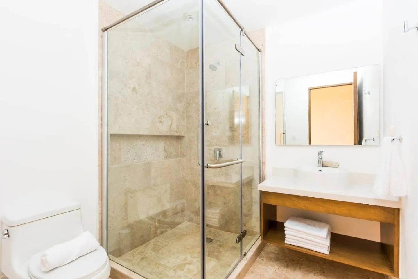 Private Room In The Heart Of Playa, Ipana Condo Playa del Carmen
